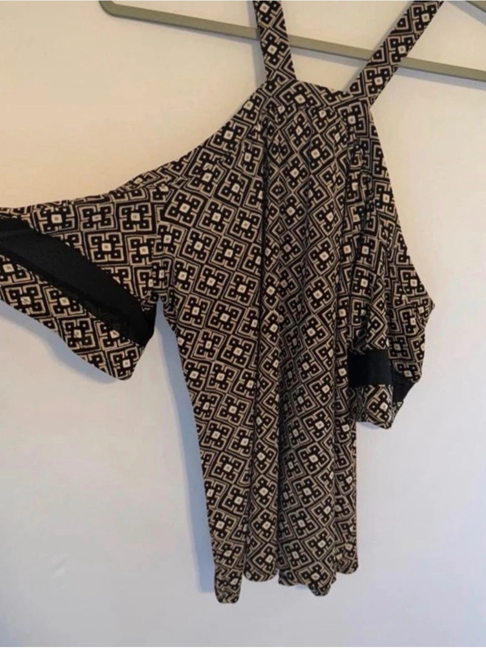 Cato One-Shoulder Geometric Print Dress in Black and Cream